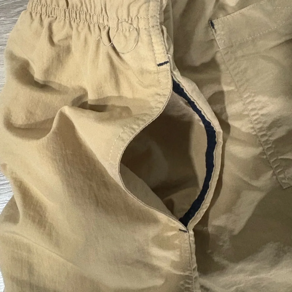 Consensus men’s tan